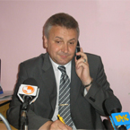 Голова Чернівецької обласної організації Народної Партії М. Романів відповів на запитання краян під час «гарячої» лінії в редакції газети «Буковина»